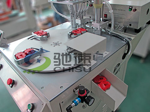 玩具自动出料式锁螺丝机