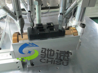自动拧螺丝机